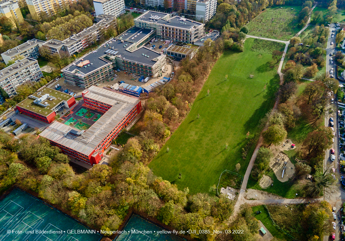 03.11.2022 -  Ostparksee mit Umgebung in Neuperlach
